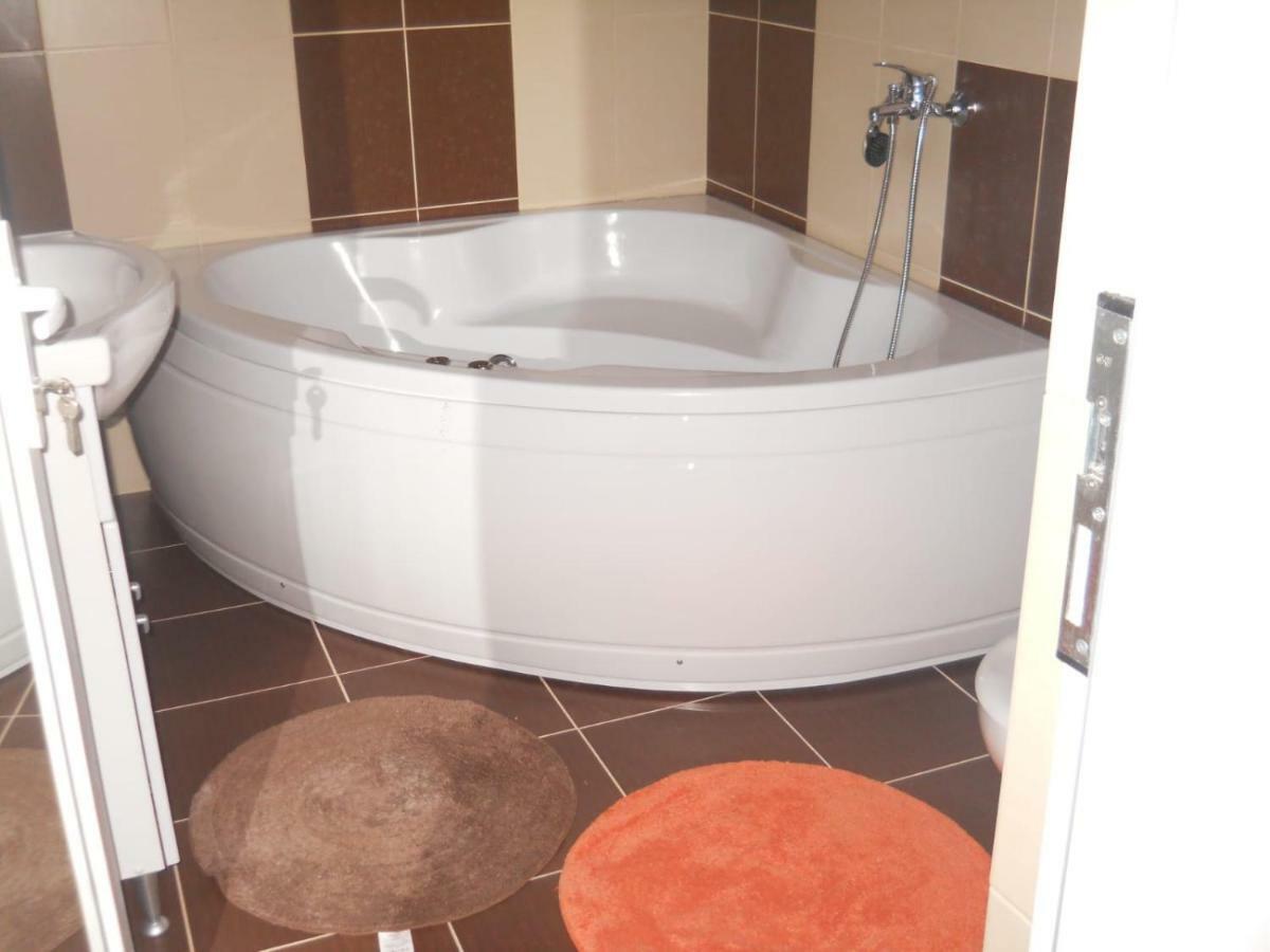La Curtea Argeseana Appartement Valea Iasului Buitenkant foto